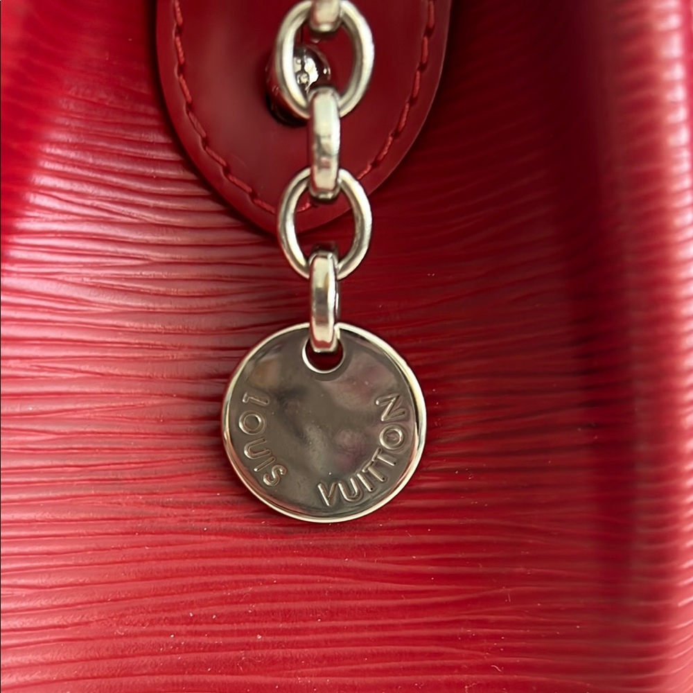 Louis Vuitton Red Epi Leather Brea MM Bag - Picture 4 of 9